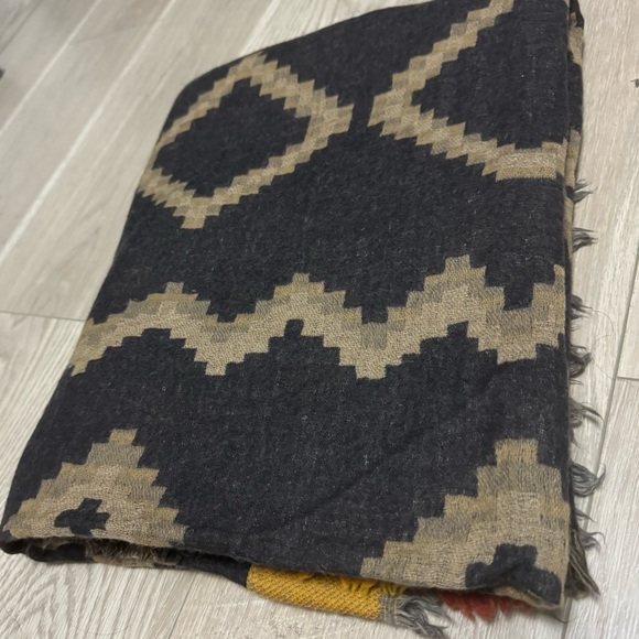 NEW Aritzia Wilfred Diamond Mosaic Reversible Wool Scarf in Peniche wBorder NWOT - Picture 7 of 12